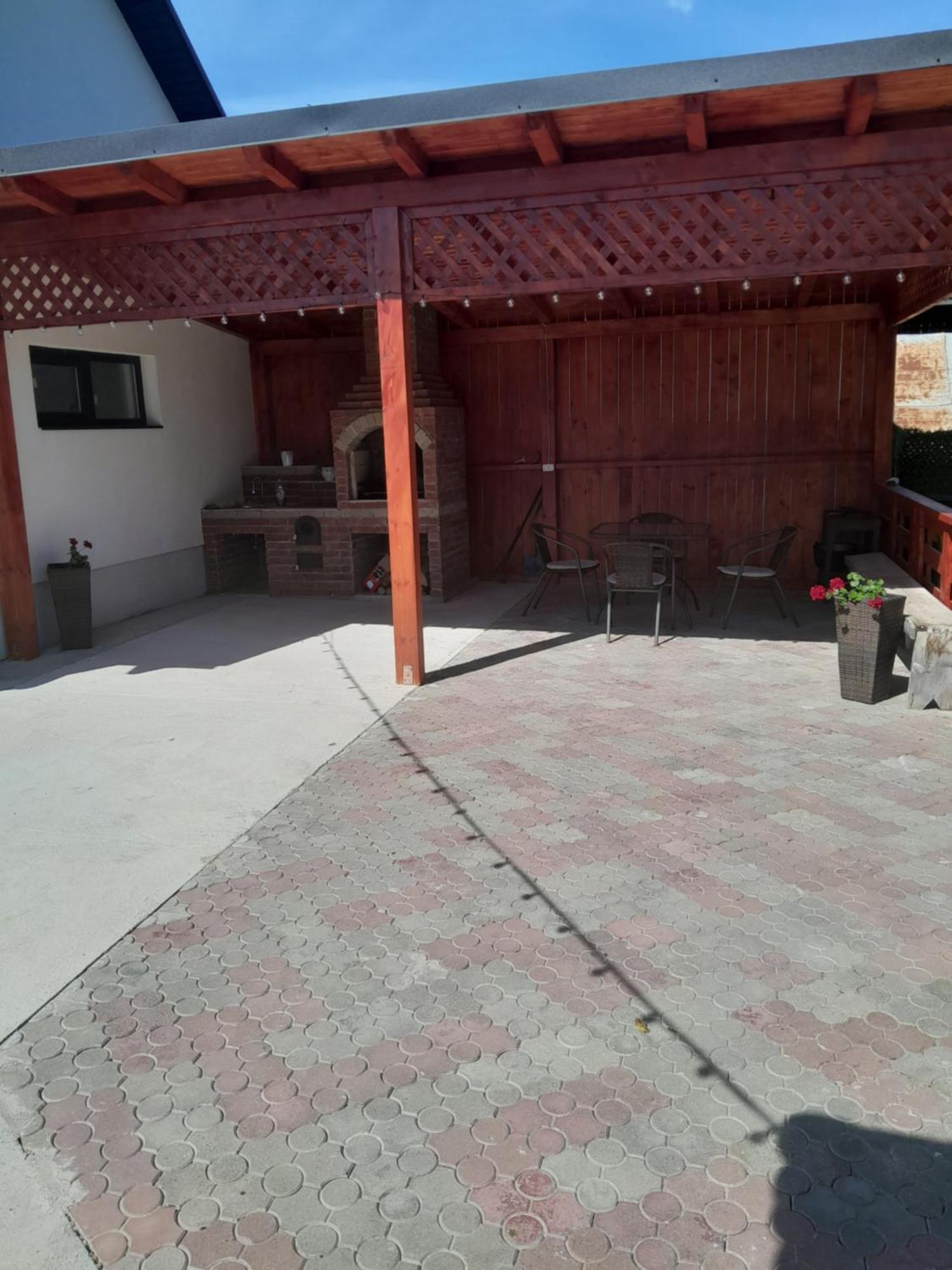Casa Bianca Oncesti Onceşti Exterior foto