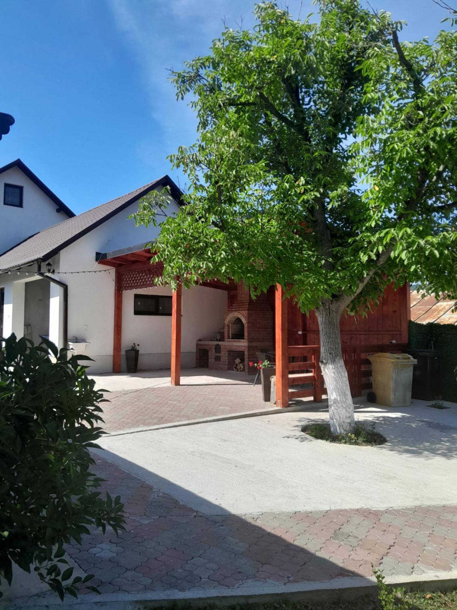 Casa Bianca Oncesti Onceşti Exterior foto