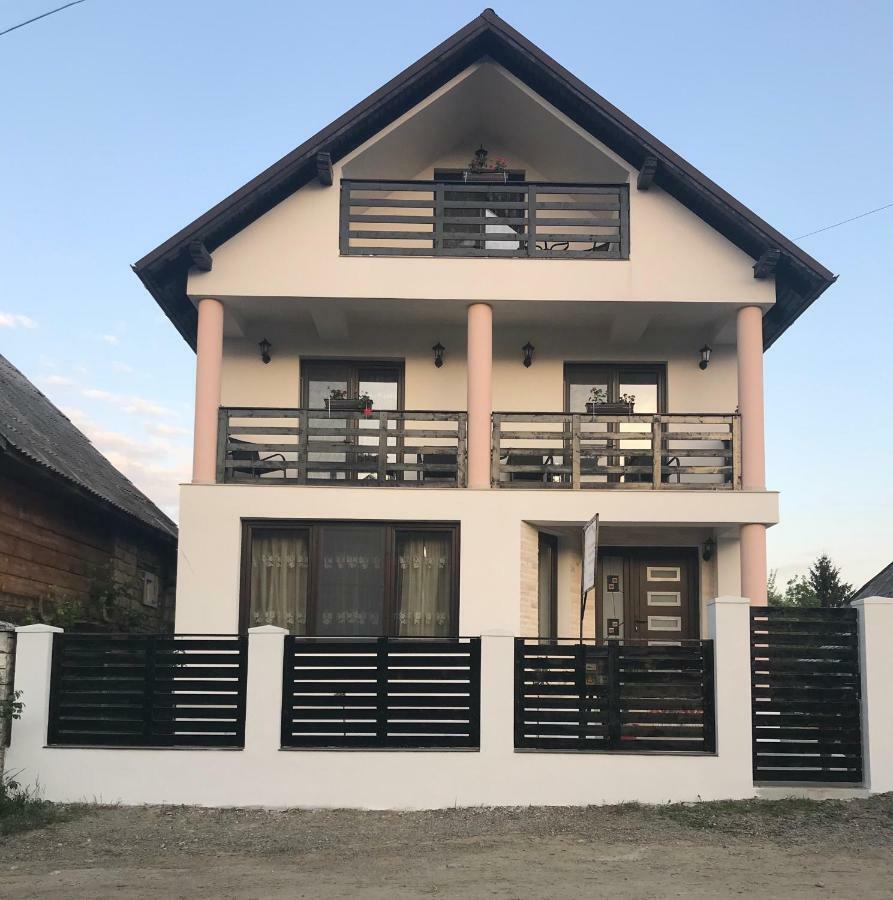 Casa Bianca Oncesti Onceşti Exterior foto